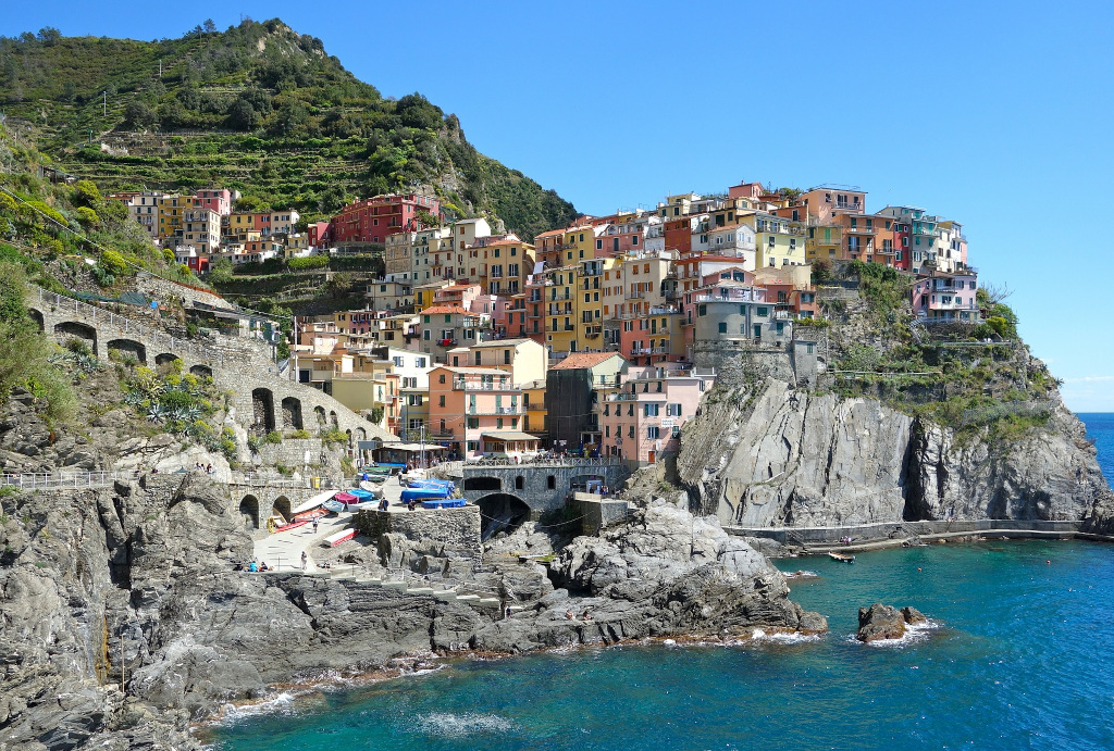 THE CINQUE TERRE TOWNS